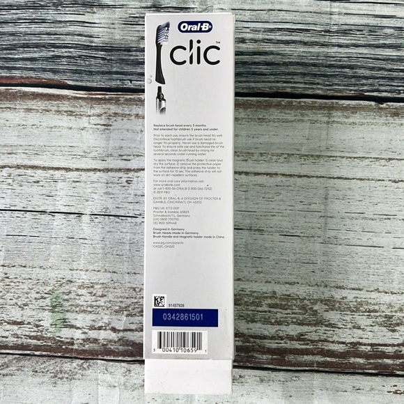 Oral-B Clic Manual Toothbrush With Extra Replacement Head And Magnetic Holder - Picture 2 of 9